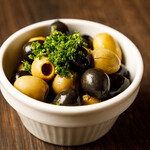 2 types of marinated olives