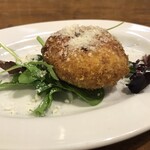 大衆イタリア食堂 アレグロ - 鶏もも肉とイタリア栗のクリームコロッケ￥480（2個で）