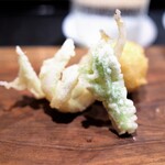 津の守坂 小柴 - 揚物　蟹クリームコロッケ　白魚　こしあぶら