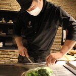 TEPPAN YARO - 調理中