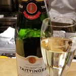 馳走 啐啄一十  - お酒②テタンジェ・ブリュット・レゼルブ(シャンパーニュ、フランス)
      葡萄品種:シャルドネ 40%、ピノ・ノワール 35%、ピノ・ムニエ 25%
      食べ友さまからの差し入れ♪
      m(_ _)m