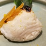 馳走 啐啄一十  - (06)炭火焼き虎河豚白子(4kg弱、福岡県産)
      産卵期は春～初夏、旬は冬～晩冬
      炭火焼き白子は芳ばしく香り、外の薄皮がモチッ、中はトロトロで濃厚クリーミー。
      絶妙の火加減で悶絶しました♪