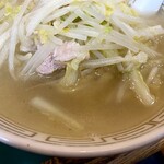 おけ以 - 少し濁ったあっさりスープ