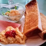 カフェ珈琲館 - トースト&スクランブル　アップ