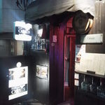 Oasis - こちらから地下1階階段で。