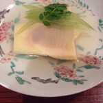 松川 - 蛤を挟んだ筍の炊き合わせ
