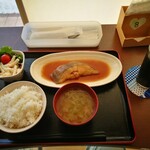 喫茶 れざみ - カレイ煮つけ定食　500円