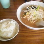 とんこつら～めん 一代 - 