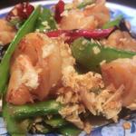 福建家庭料理 旬の香 - 「えびと絹さやの香味炒め」：エビのプリプリ感と自然な甘さを引き出して、唐辛子の香りが爽やか♪