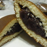 清寿軒 - 切ってみると、素朴な感じ