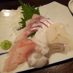 金町製麺 - 刺身盛り合わせ（ノドグロなど）