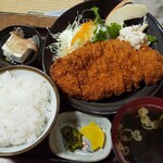 グリル おおくら - トンカツ定食  1350円