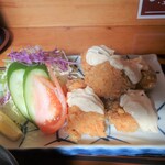 くつろぎ亭ひこべえ  - ホタテフライ　サラダ添え