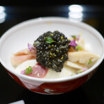 日本料理 晴山 - 先付　北寄貝とキャビア