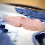 馳走 啐啄一十  - 炭火炙り赤鯥(アカムツ)【別称:ノドグロ】(雌1kg、静岡県駿河湾産、サスエ前田魚店、3日寝かせ)・・脂ののり旨み共に素晴らしい。