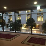 レ セゾン - 帝国ホテルMF回廊から日生劇場を望む