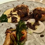 レ セゾン - 黒トリュフを削って掛ける