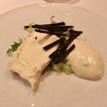 レ セゾン - 左 Brillat savarin、右 そのムース仕立て