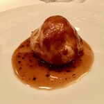 レ セゾン - La fameuse truffe en croûte comme du temps de Gérard Boyer aux Crayerés