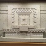 レ セゾン - F・L ライトの大谷石壁デザイン