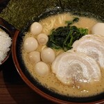 横浜家系ラーメン 稲田家 - 