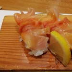 Kaiten Sushi Kaneki - 赤貝　580円