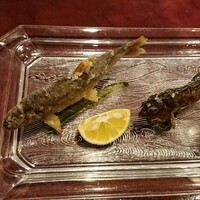 りょうりや 御旅屋 - 琵琶湖  鮎 塩焼きと素揚げ