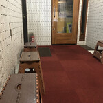 一条流がんこ総本家分家四谷荒木町 - 待ち椅子は20席ほど