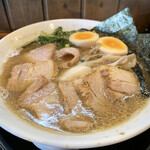 麺創 なな家 - ・ぴあ企画品 新時代ラーメン
      ・煮干豚骨ラーメン蕎麦 1000円
      ・トッピングデラックスDX 350円