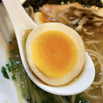 麺創 なな家 - ・ぴあ企画品 新時代ラーメン
      ・煮干豚骨ラーメン蕎麦 1000円
      ・トッピングデラックスDX 350円