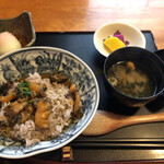 いろり家 - アワビ丼(2200円)