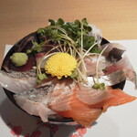 彩花亭 - ７種の海鮮丼