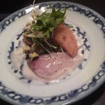 鰆の刺身と千切り野菜のサラダ仕立て