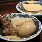 個室 炭火と日本酒 吟助 - ◆煮卵　100円(税別) ◆糸こんにゃく　120円(税別) ◆牛すじ　160円(税別)