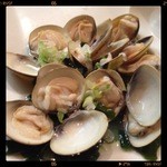 月とすっぽん - あさりの酒蒸し