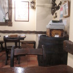 ラ・ポルケッタ - いい感じの店内