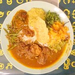 ロイヤルグリーン レストランアンドバー - スリランカスタイルのチキンカレー(上から)