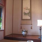 カフェ×ザッカ ブルーシャ - お店の奥にある、一室ある和室