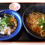 Kaisenya Ikeikemaru - 海鮮づけ丼とうどんのセットです。