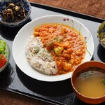 ル ナチュレ - トマトの美味しさが詰まった薬膳カレーのセット