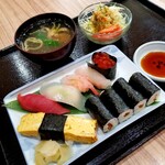花ぶさ - 料理写真:寿司セットランチ 800円