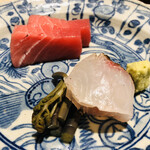 御料理 無窮 - 山口県萩の本マグロ　64kg　中トロ　大分県姫島の真鯛　皮目だけの炙り　昆布醤油　絞ったカボスと塩