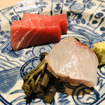 御料理 無窮 - 山口県萩の本マグロ　64kg　中トロ　大分県姫島の真鯛　皮目だけの炙り　昆布醤油　絞ったカボスと塩