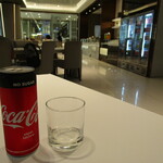 MIRACLE LOUNGE - ドリンクとラウンジ内