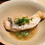 御料理 無窮 - 宮崎県日向灘の幻の魚　白グジの松毬揚げ　フキの出汁餡掛け