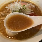 麺バルHACHIKIN - スープは想像を裏切って洋風