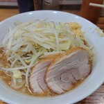 ラーメン神豚 - 大らーめん