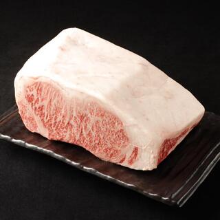We use carefully selected Japanese beef, including branded beef from all over the country.