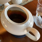 西洋茶館 - ポットにたっぷりの紅茶