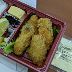 梅の花 - 梅の花『広島県産牡蛎フライ弁当』　　864円（税込）